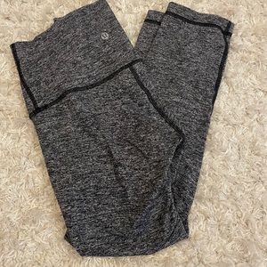 GUC Lululemon grey crop high rise leggings
